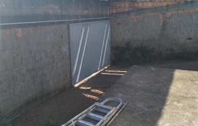 Imagem 6: Alugo casa com pintura nova ,em lote inteiro ,com 3 quartos no Santa Luzia