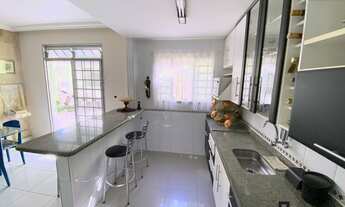 Imagem 6: Casa Duplex com Armários Planejados - BH - Santa Mônica - 5 quartos (1 Suíte