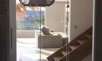 Imagem 3: Casa de condomínio para venda tem 418 metros quadrados com 4 quartos