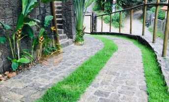 Imagem 5: Sobrado para venda possui 250 metros quadrados com 3 quartos em Veloso - Ilhabela - SP