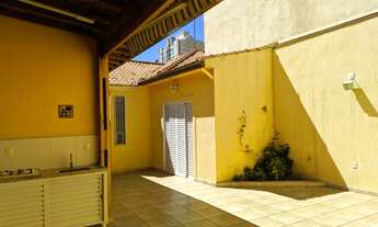 Imagem 5: Casa para aluguel 300m² com 3 dorm - Quintal com churrasqueira