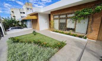 Imagem 2: Casa à venda tem 160 metros quadrados com 3 quartos em Coqueiros - Florianópolis - SC