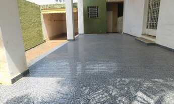 Imagem 5: Casa duplex para aluguel e venda possui 224 m2 com 4 quartos em Centro - Nova Iguaçu - RJ