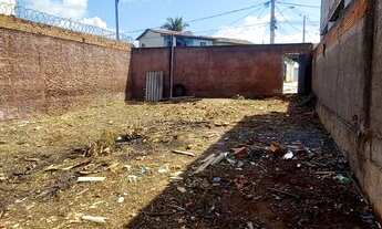 Imagem: Lote com 200 metros quadrados