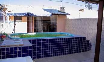 Imagem: Casa com piscina, churrasqueira, perto do