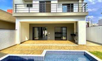 Imagem 1: Casa de condomínio para venda tem 219 metros quadrados de construção