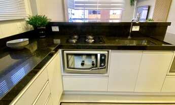 Imagem 7: Uma quadra do mar e duas Praças- Apartamento de 2 dormitórios, mobiliado e decorado, box