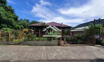 Imagem: Casa com fundos para área verde em Picada