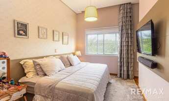 Imagem 4: Casa de condomínio térrea para venda possui 393 metros quadrados com 4 quartos