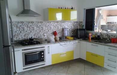 Imagem 3: Casa de condomínio térrea para venda tem 172 metros quadrados com 3 quartos