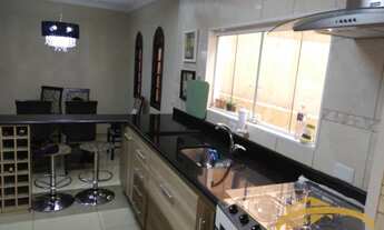 Imagem 3: Sobrado Jardim Cipava, Osasco, com 3 dormitórios, sendo 1 suíte, quintal e 2 vagas de gara