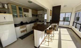 Imagem 3: 2 quartos com 110 metros privativos, apenas uma quadra do mar!