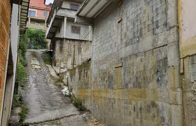 Imagem 3: Vendo terreno já em construção