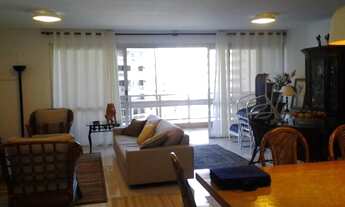 Imagem 2: Apartamento na divisa entre Pitangueiras e Enseada, com lazer e pertinho do mar, reformado