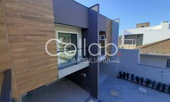 Imagem: Sobrado à venda no bairro Saguaçu - Joinville/SC