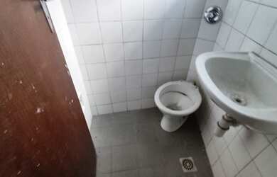 Imagem 6: Sala com banheiro ao lado da justi?a do trabalho