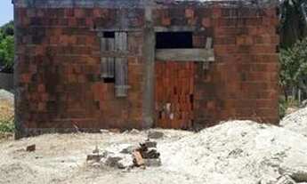 Imagem: Lote com casa iniciada em Aquiraz