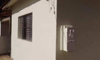 Imagem 3: Casa independente com 2 quartos, sala , cozinha, banheiro, lavanderia e quintal Vila Re