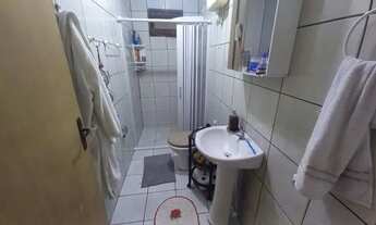 Imagem 2: Casa Averbada c/ 04 quartos, quintal nos fundos, valor negociável !!