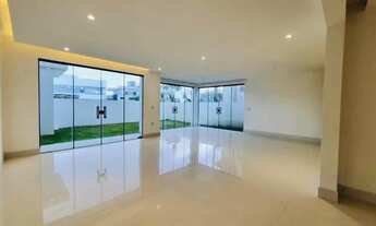 Imagem 6: Casa de condomínio sobrado para aluguel possui 390 metros quadrados com 5 quartos