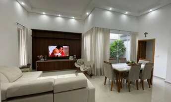 Imagem 2: Casa com piscina Damha