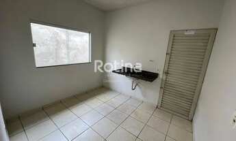 Imagem 3: Casa para aluguel, 2 quartos, 2 vagas, Jardim Europa - Uberlândia/MG
