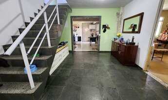 Imagem 7: Casarão amplo com quintal na rua do ponto final do Central