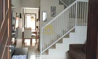 Imagem: Lindo sobrado geminado no bairro Boehmerwald