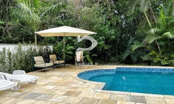 Imagem 2: Casa com piscina e varanda gourmet, 4 dormitórios, Riviera