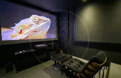 Imagem 10: Belíssima Casa na Ponta Negra/Energia solar/Cinema/Academia/Sauna/Adega/Novinha e Mobiliad