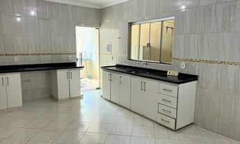 Imagem 6: Casa para venda com 210 metros quadrados com 3 quartos