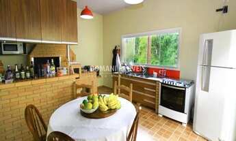 Imagem 7: Bela Casa Mobiliada e Decorada à Venda na Região da Vila Nova Suíça - Campos do Jordão/SP