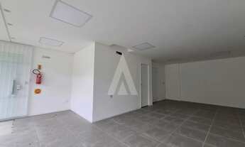 Imagem 7: Sala comercial de 44,72m² com 01 banheiro e vaga de estacionamento rotativa frontais