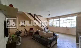 Imagem 6: Casa de Vila : / Residencial / Pechincha / 205m2 / Sala / 3 Quartos / Suíte / Armários / V