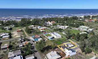 Imagem 3: Casa confortável a poucos metros do mar