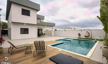 Imagem 7: Sobrado em condomínio à venda, com 3 quartos, 492m², 3 suítes e 4 vagas. Decorada e nunca