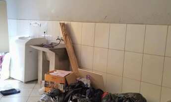 Imagem 2: 2 Comodos e 1 banheiro + Garagem para Moto + Corredor Grande ( Fundos do 1° andar de Sobra