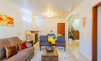 Imagem 2: Ampla casa com 4 Dormitórios e Pátio na Zona Norte