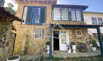 Imagem 3: Linda casa para venda, com 5 quartos, 3 salas e ampla área externa, em Nogueira