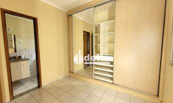 Imagem 7: Apartamento com 2 dormitórios para alugar, 77 m² por R$ 1.450,00/mês - Santa Mônica - Uber