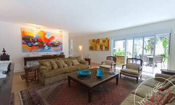 Imagem 2: Casa no Brooklin Velho com 680m² piscina, churrasqueira, lindo jardim e 6 vagas