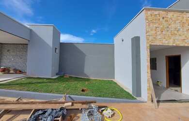 Imagem 4: Casa para venda tem 130 metros quadrados com 3 quartos em Residencial Park Solar - Goiânia