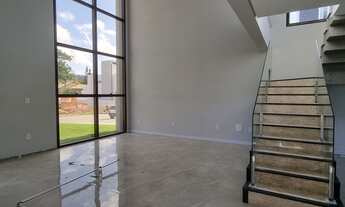 Imagem 5: Casa de condomínio para venda possui 300 metros quadrados com 4 quartos