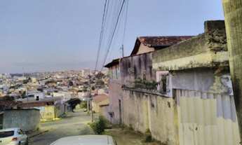 Imagem 2: IMOVEL IDEAL PARA INVESTIDORES. UMA MORADIA DE TRES QUARTOS E MAIS TRES BARRACOS DE 02 QUA