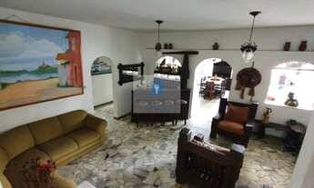 Imagem 2: Casa Triplex, 4 quartos sendo 2 suítes, jardim, pomar, piscina, 2 vagas, Candeal-Brotas