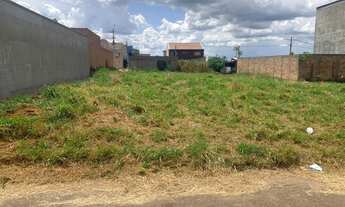 Imagem: Lote/Terreno para venda possui 200 metros