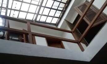 Imagem 3: Casarão de vila com terraço e possibilidade de expansão. Catete