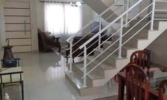 Imagem 2: Casa de condomínio para venda possui 347 metros quadrados com 3 quartos