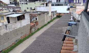 Imagem 4: Casa sobrado com 2 quartos ao lado do supermercado Mundial