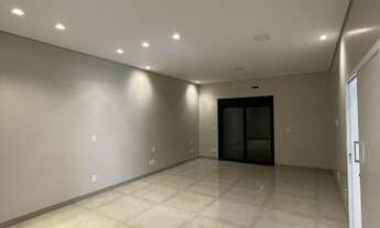 Imagem 3: Casa de condomínio térrea para venda tem 381 metros quadrados com 4 quartos